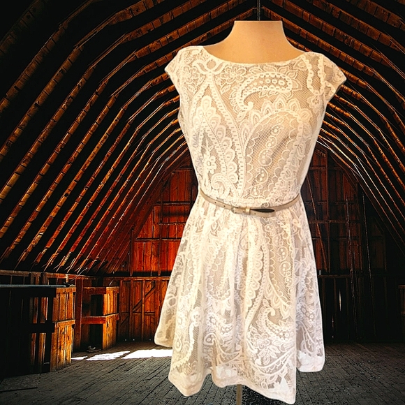 Liz Claiborne Dresses & Skirts - LIZ CLAIBORNE cream lace sleeveless a-line dress